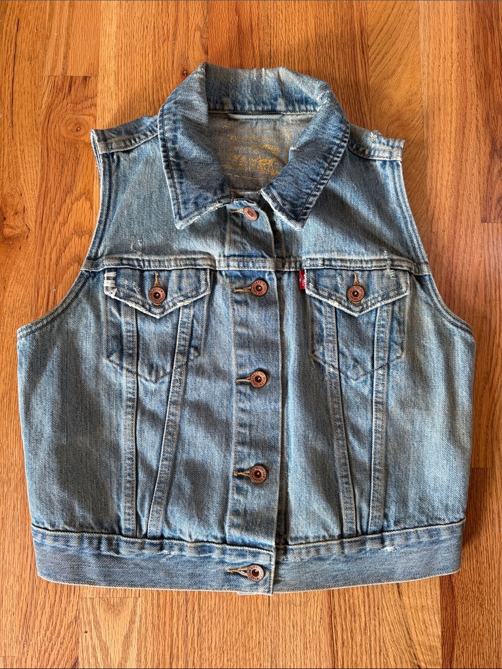 Levi's Women's Trucker Distressed Blue Denim Vest Sleeveless Jean Jacket M